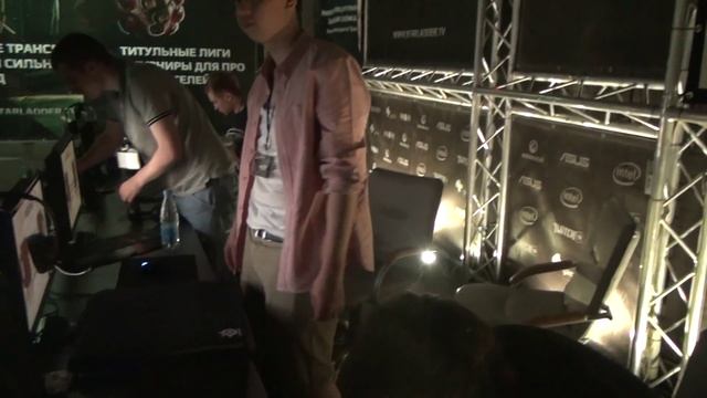 Western Wolves and Audere Semper setting up devices @ Qnatek Summer battle 2012 смотреть онлайн