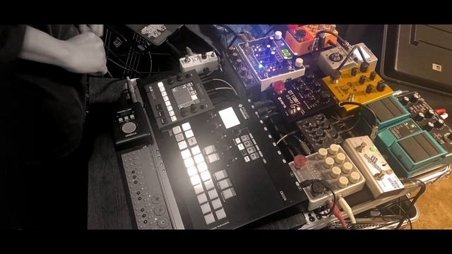 Todays Dawless - Downtempo Music City Sound Sampling Percussion & Bitcrusher pedal 【ライブ】サンプラー・ドラムマシ смотреть онлайн