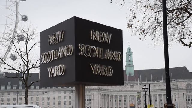 New Scotland Yard sign official switch on смотреть онлайн