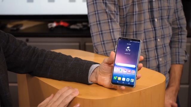 LG V30: One Cool Thing смотреть онлайн