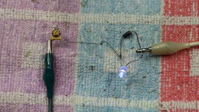 How-To On LED & Bi-LED Wiring + The Evolution Of Lighting In Model Railways. Hornby Triang etc. смотреть онлайн