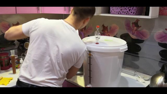 Вторичка Ирландского красного Лагера! смотреть онлайн