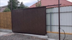 Ворота откриваються на 90 градусів.