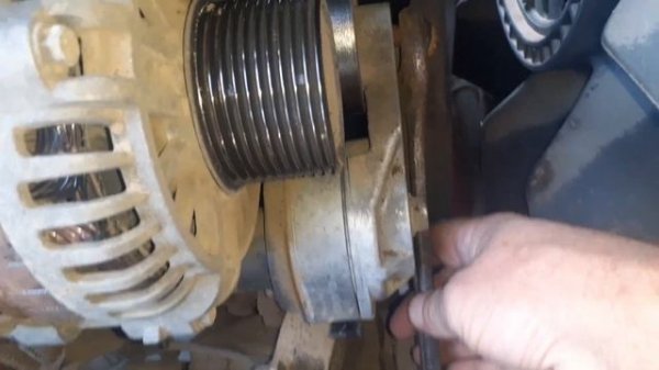 Пропала зарядка iveco stralis! Сгорел генератор! Замена генератора iveco stralis!