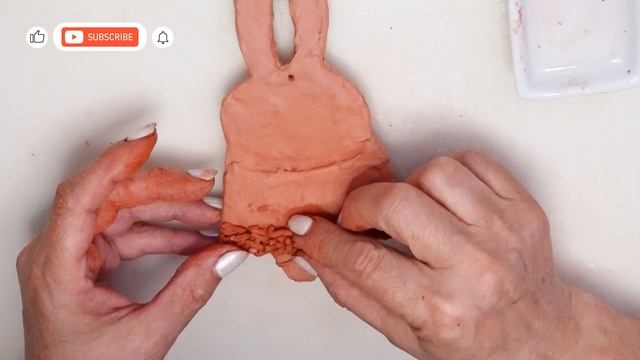 Заяц-символ 2023года - из массы для лепки. [div] смотреть онлайн