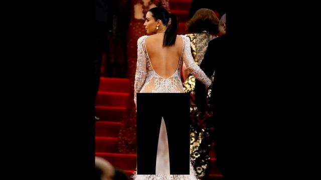 Zoom filter adds pants when you forget to wear them смотреть онлайн