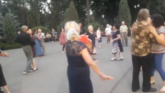 Журавли!!!??Танцы в парке Горького!!!??Харьков 2021 смотреть онлайн