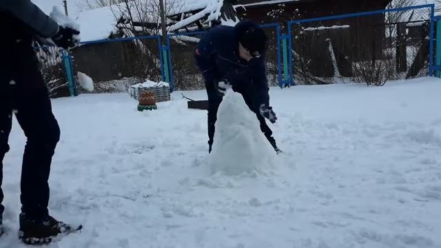 КОРОЧЕ ГОВОРЯ, МЫ СЛЕПИЛИ СНЕГОВИКА