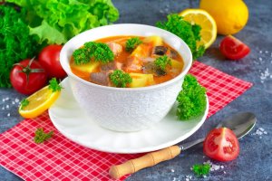 КАК ПРИГОТОВИТЬ СУП ИЗ КОНСЕРВИРОВАННОЙ ГОРБУШИ С КАРТОФЕЛЕМ