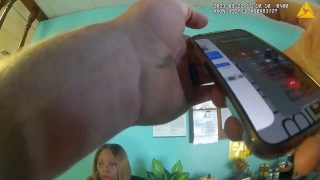 Cop Forgets Her Body Cam Is On, Karens And Doofus Cop Make False Accusations смотреть онлайн