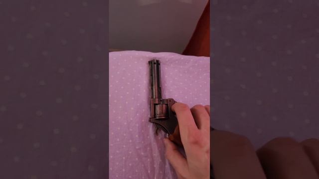 Пистолет с пистонами