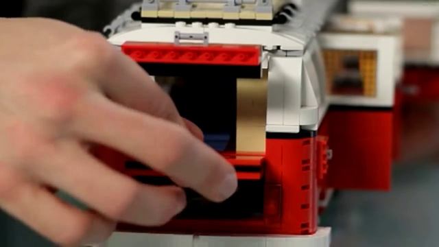 LEGO® Volkswagen T1 Camper Van (10220) смотреть онлайн