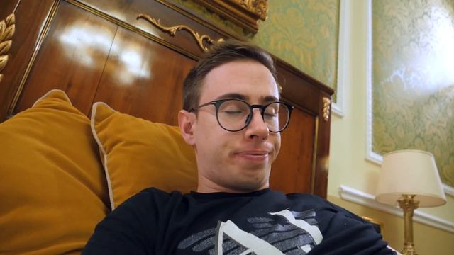 VLOG IN UNA SUITE BELLISSIMA - La mia vita in viaggio 80 000 km all'anno смотреть онлайн