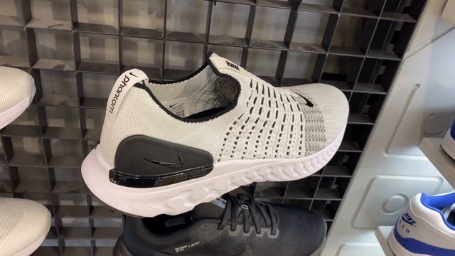 Nike React Phantom Run Flyknit 2 “Oreo” - Style Code: CJ0277-100 смотреть онлайн