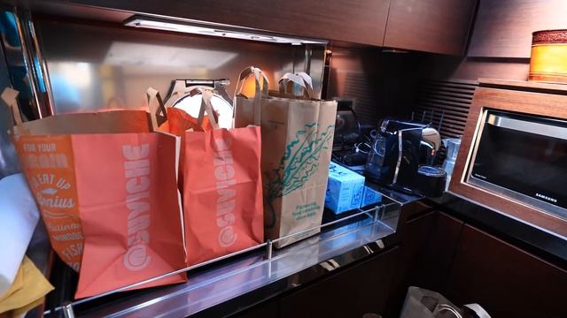 Почему все американцы валят в Майами, штат Флорида смотреть онлайн