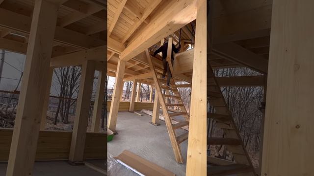 Монтаж мансардного окна ? #вертикальныйбрус #дубровский #фахверк