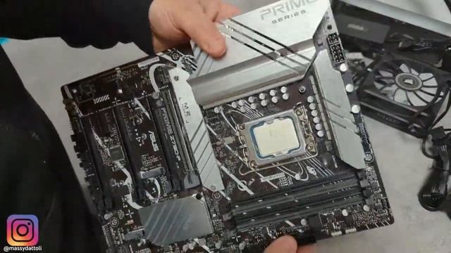 Come assemblare un Super PC i7 13700 !!! da Editing Gaming come ps5 Modding Corsair Icue смотреть онлайн