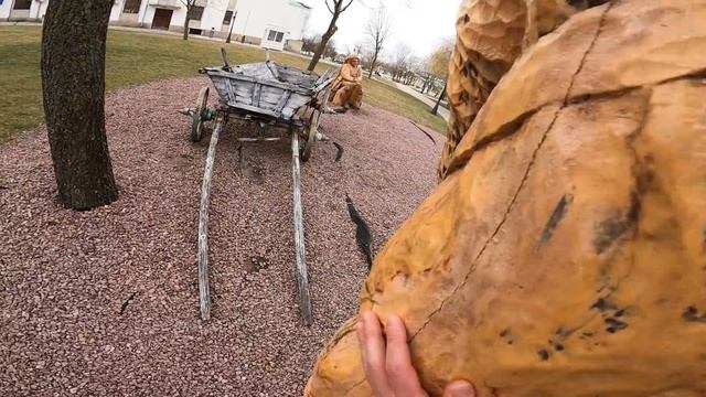 DON'T DO THIS TO YOUR FITNESS TRAINER (Epic Parkour Chase in Tiraspol) смотреть онлайн
