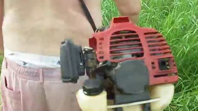 Бензокоса, бензотриммер запуск двигателя на горячую смотреть онлайн