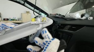 Как снять козырёк на Skoda Octavia или Rapid на Skoda Octavia или Rapid