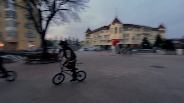 КАТАЕМ СТРИТ НА БМХ ВПЕРВЫЕ ЗА ДВА ГОДА смотреть онлайн