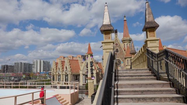 Москва. Новокосино. Средневековый замок. смотреть онлайн