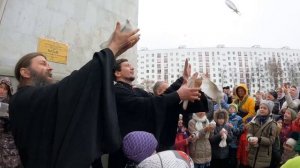 В праздник Благовещения Пресвятой Богородицы в храме на Рязанке выпустили голубей.