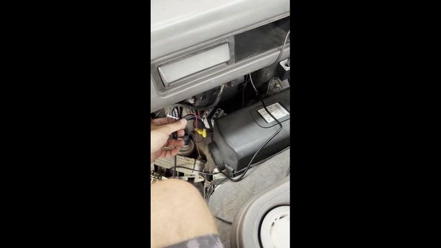 Установка камеры AVS407CPR и монитора AVS4747TM на манипулятор Nissan смотреть онлайн