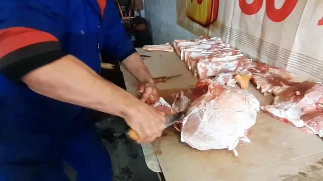 //Забой кабанчика 6 мес,Петрен+дюрок,обвалка мяса,режим сало у Кума толпой,какая шкура на цветных?/ смотреть онлайн