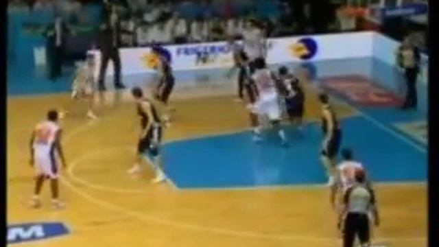 Tisettanta Cantu'-Upim Bologna 89-88 d.t.s смотреть онлайн