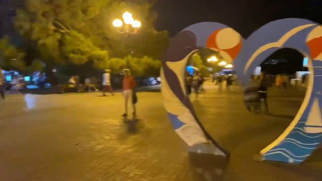 АЛУШТА ВЕЧЕРНЯЯ НАБЕРЕЖНАЯ В СЕНТЯБРЕ. Крым смотреть онлайн