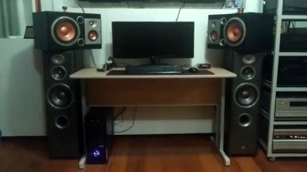 JBL E60