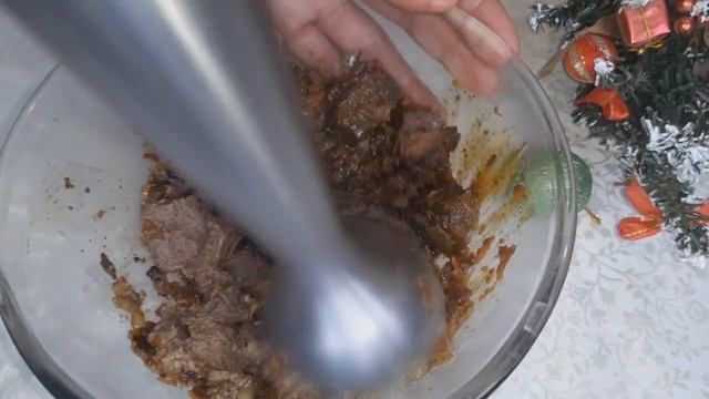 ЗАКУСКА КОТОРАЯ НЕ ОСТАНЕТСЯ НЕЗАМЕЧЕННОЙ .Из самых простых продуктов.Закуска из печени. смотреть онлайн