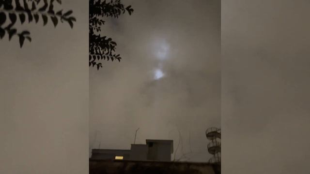 Съёмка НЛО в небе над Римом/Ватиканом 20.03.2022. Неопознанные светящиеся объекты. Свечение в небе смотреть онлайн