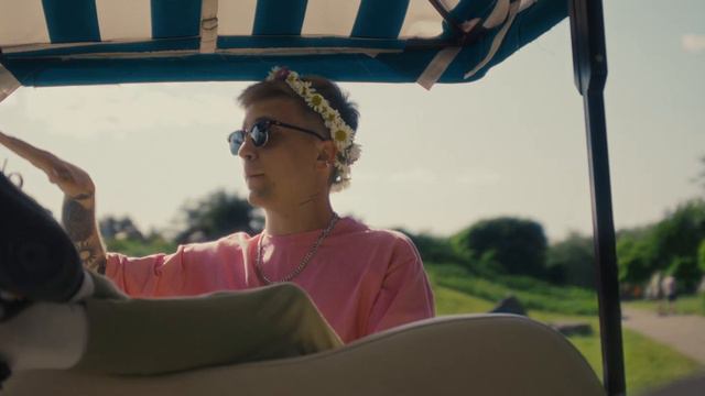 13 Yellow - Tам (Mood Video 2023) смотреть онлайн