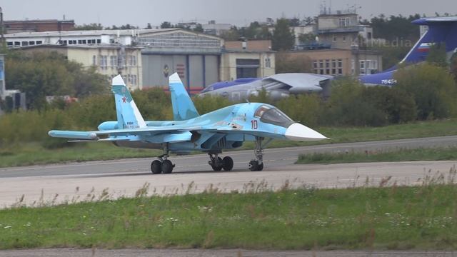 вылет Су-34 RF-95848 RF-95841 и МиГ-31 RF-95449 смотреть онлайн