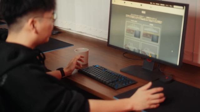 XQQと学ぶ、BenQ ZOWIE XL2546K | XQQ Sensei смотреть онлайн