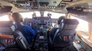 Ан 124 -100 -150 Перелет Амман - Лейпциг. Интересный ракурс в кабине - наблюдаем за работой летчико
