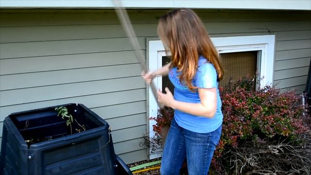 Easy Way to Turn Garden Compost смотреть онлайн