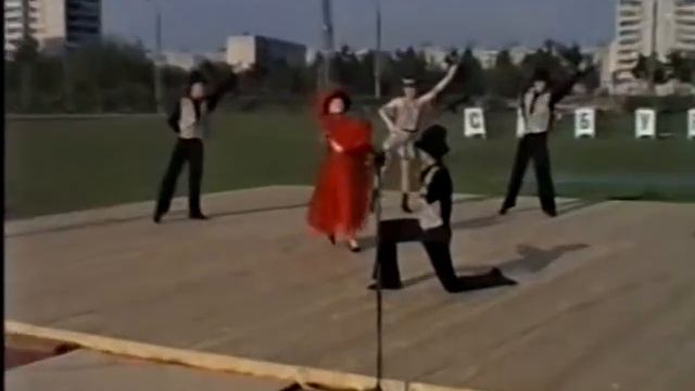 Фрагмент Дня Химика. Ведущий - Леонид Булошников смотреть онлайн