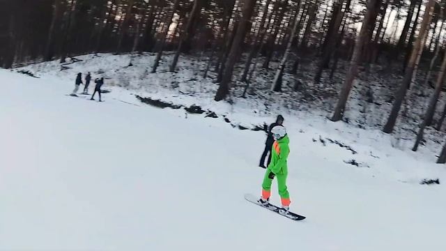 Катаемся на сноуборде с ребёнком смотреть онлайн