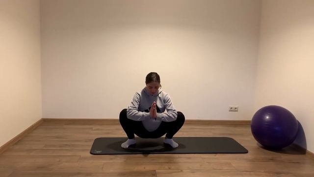 Естественная стимуляция родов с помощью гимнастики смотреть онлайн