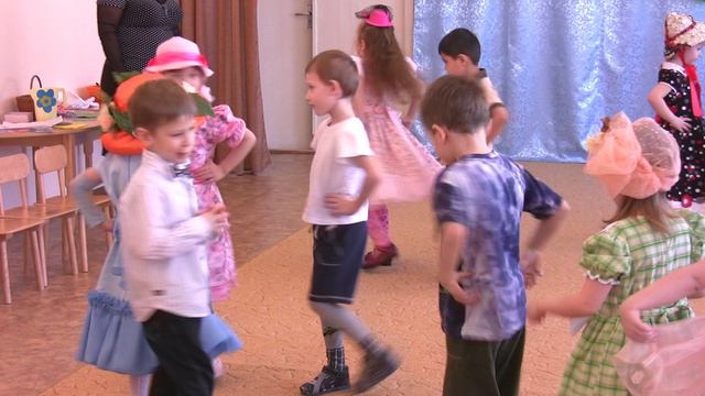 Детский сад. 8 марта смотреть онлайн