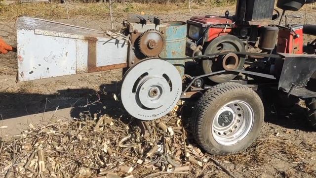 САМОДЕЛЬНЫЙ ИЗМЕЛЬЧИТЕЛЬ ВЕТОК!! для МИНИТРАКТОРА или МОТОБЛОКА!!! смотреть онлайн