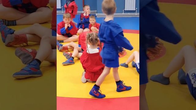 Самбо Дети. Тренировка в младшей группе,с 5 до 7 лет. Милана.Sambo Kids. Sambo training смотреть онлайн