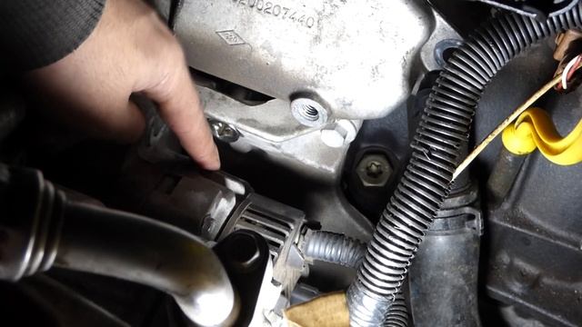 Cambio de correa de distribución completa Renault Clio 1.2 16v D4F | Paso a paso смотреть онлайн