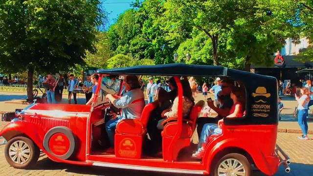 Одесса, Дерибасовская, духовой оркестр / Odessa, Deribasovskaya street, brass band смотреть онлайн