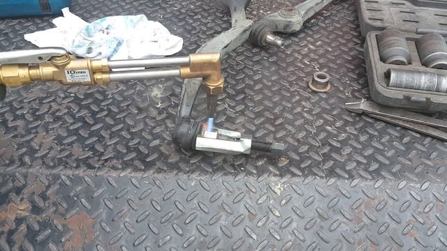 07 ford fusion lower control arm sleeve removal смотреть онлайн