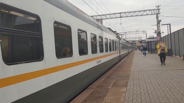 ЭП2Д-0036 (ЦППК) отправляется с станции "Одинцово" смотреть онлайн