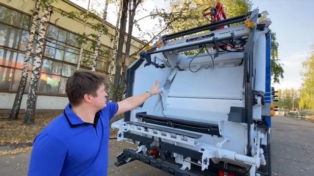 Обзор мусоровоза с КМУ смотреть онлайн